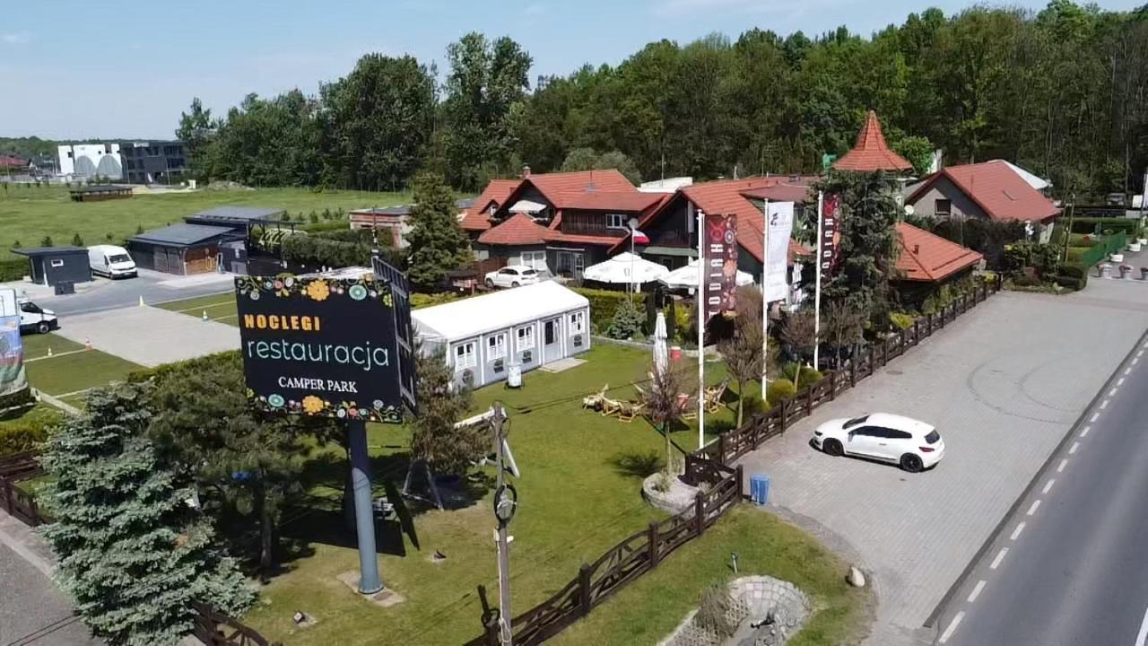 Noclegi I Restauracja Zodiak Szalsza Exteriör bild