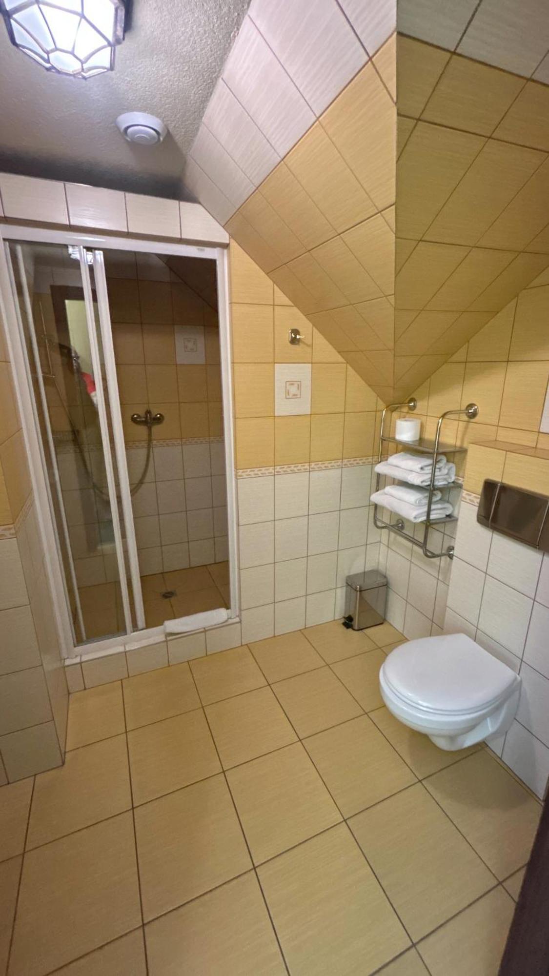 Noclegi I Restauracja Zodiak Szalsza Exteriör bild