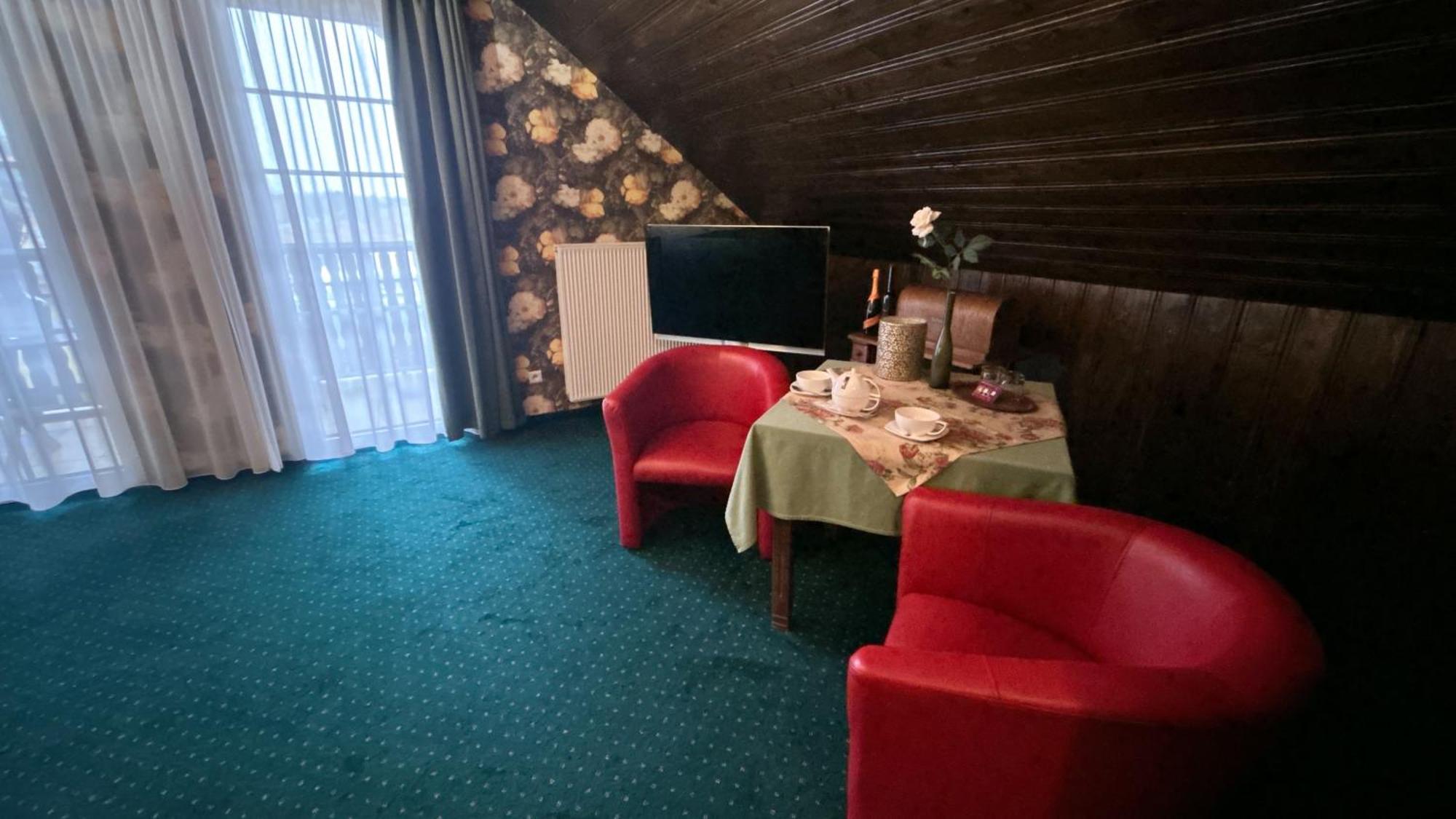 Noclegi I Restauracja Zodiak Szalsza Exteriör bild